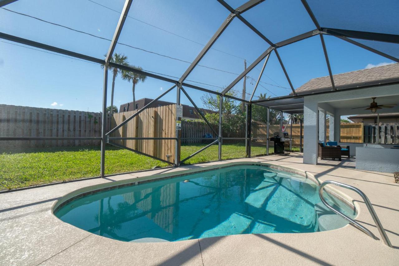 Oceanview Haven - 2Br Beach Townhome With Patio, Shared Heated Pool Steps From Paradise Beach Park! Melbourne Extérieur photo